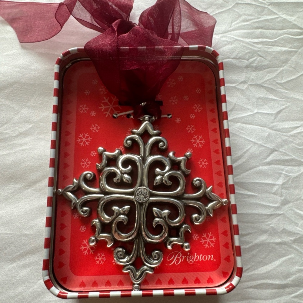 BRIGHTON Christmas Ornament Silver Plated Gleaming Snowflake Swarovski Crystal⭐️